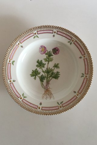 Royal Copenhagen Flora Danica deep Plate No 3546