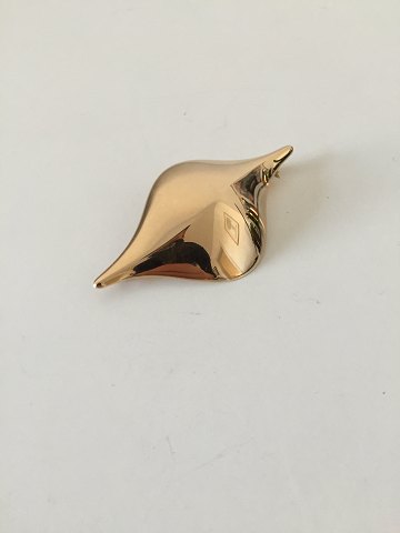 Hans Hansen Modern Brooch in 18 carat gold No 106