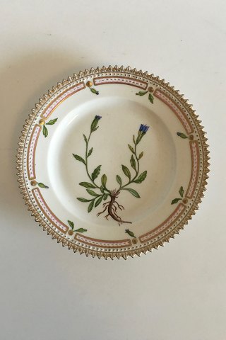 Royal Copenhagen Flora Danica Plate No 20/3552