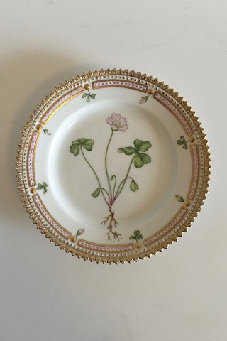 Royal Copenhagen Flora Danica Plate No 20/3552