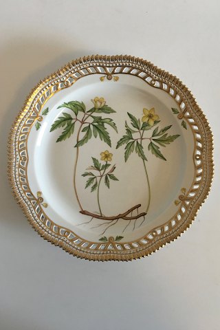 Royal Copenhagen Flora Danica Dinner Plate with Pierced Border No 20/3526