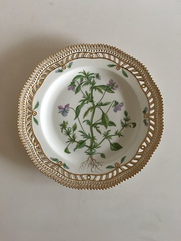 Royal Copenhagen Flora Danica Pierced Luncheon Plate No 20/3554