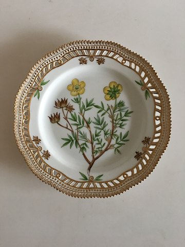 Royal Copenhagen Flora Danica Pierced Luncheon Plate No 20/3554