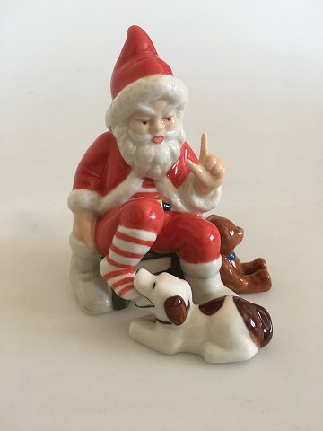 Royal Copenhagen Collectibles 2012 Annual Santa Figurine