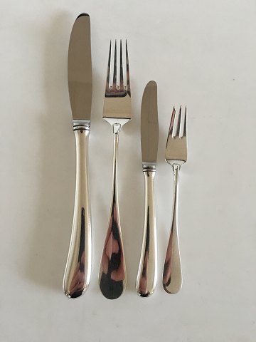 Anton Michelsen "Ida" Sterling Silver Flatware Set for 8 People. 32 Pieces.