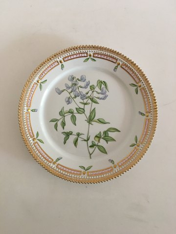 Royal Copenhagen Flora Danica Luncheon Plate no. 3572