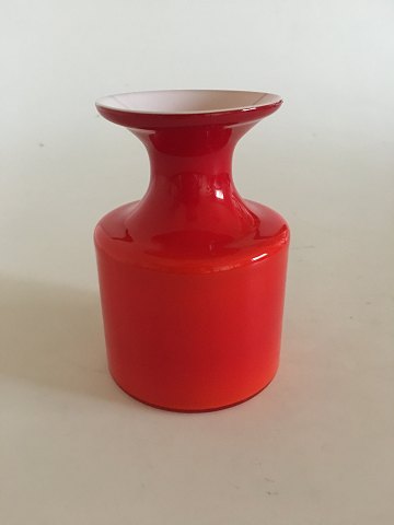 Retromodern Carnaby Vase from Holmegaard Orangered / White designed by Per 
Lütken