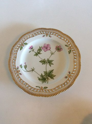 Royal Copenhagen Flora Danica Pierced dinner plate No 3553