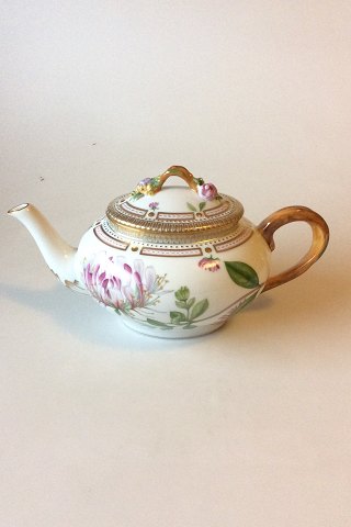 Royal Copenhagen Flora Danica Tea Pot with lid no. 3631 / 143