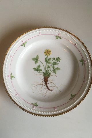 Royal Copenhagen Flora Danica Lunch Plate No 735/3550