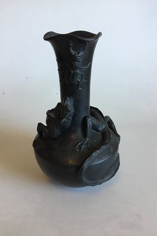 P. Ipsen, vase, Black Terracotta decorated with Lizard/Dragon and Stag-Beetle No 
331