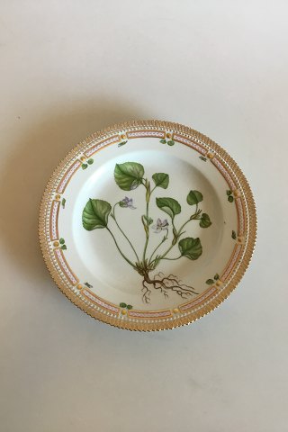 Royal Copenhagen Flora Danica Plate No 20/3549