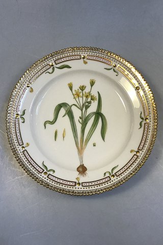 Royal Copenhagen Flora Danica Lunch Plate No 20/3550.