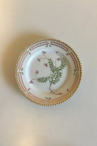 Royal Copenhagen Flora Danica Cake Plate No 20/3552