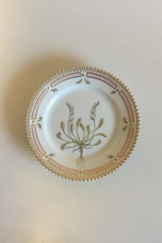 Royal Copenhagen Flora Danica Cake Plate No 20/3552