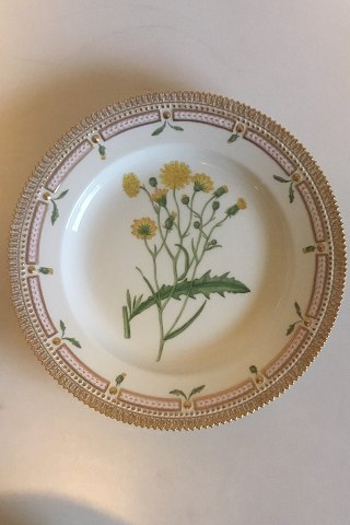 Royal Copenhagen Flora Danica Plate No 20/3549