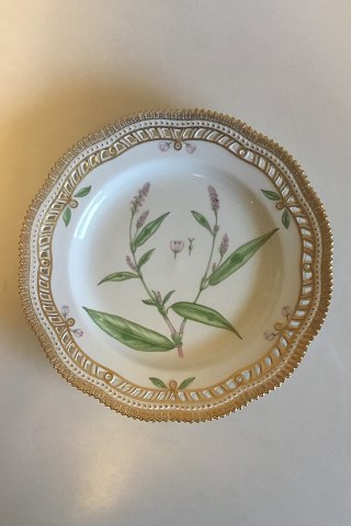 Royal Copenhagen Flora Danica Plate with pierced border No 20/3553