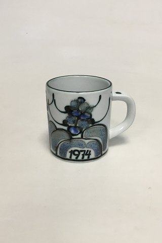 Royal Copenhagen Small Annual Mug 1974