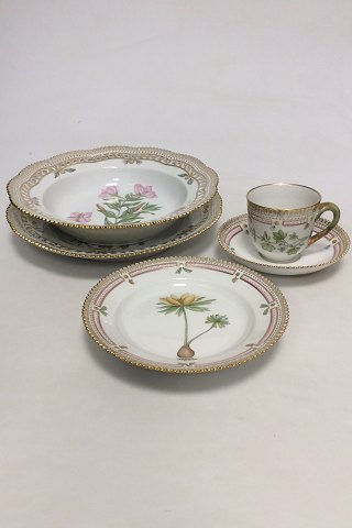 Royal Copenhagen Flora Danica Set for 12 persons 60 pieces