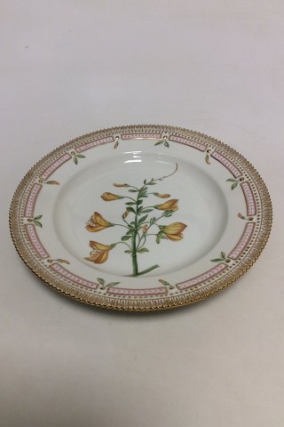 Royal Copenhagen Flora Danica Dinner Plate No 624(3549).