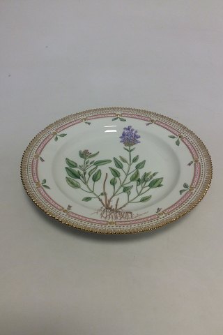 Royal Copenhagen Flora Danica Dinner Plate No 624(3549).