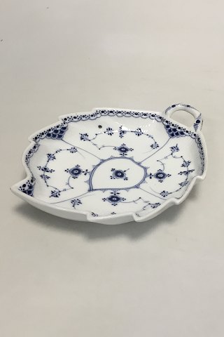 Royal Copenhagen Blue Fluted Half Lace Leaf-shaped Cake dish No 547