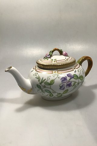 Royal Copenhagen Flora Danica Tea Pot with lid no. 3631 / 143