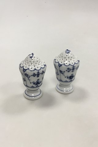 Royal Copenhagen Blue Fluted salt and pepper shaker No 467/480