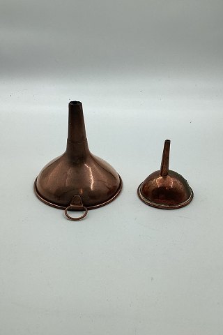 Pair funnels in copper c. 1900