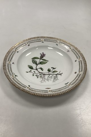 Royal Copenhagen Private Painted Flora Danica Dinner Plate No 3549.