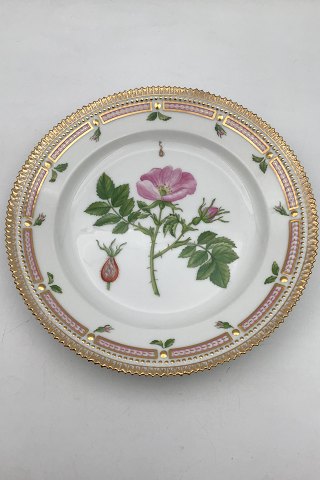 Royal Copenhagen Flora Danica Lunch Plate No 20/3550