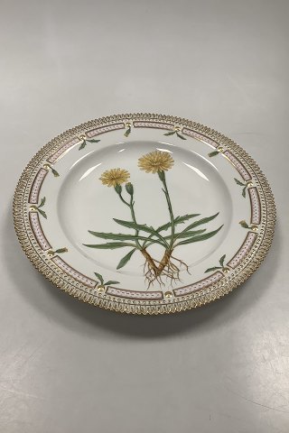 Royal Copenhagen Flora Danica Dinner Plate No. 624 (20/3549)