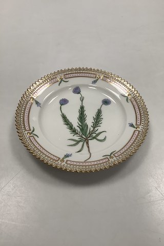 Royal Copenhagen Flora Danica Cake Plate No 20/3552