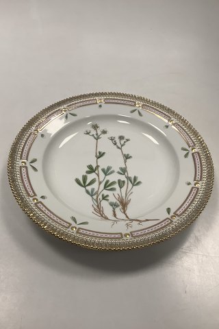 Royal Copenhagen Flora Danica Dinner Plate No. 624 ( 20 / 3549 )