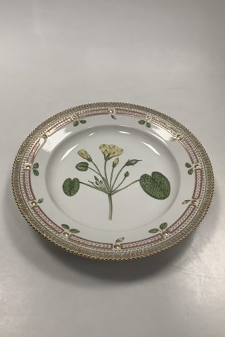 Royal Copenhagen Flora Danica Dinner Plate No. 624 ( 20 / 3549 )