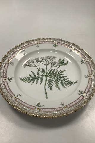 Royal Copenhagen Flora Danica Dinner Plate No. 624 ( 20 / 3549 )