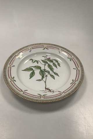 Royal Copenhagen Flora Danica Dinner Plate No. 624 ( 20 / 3549 )