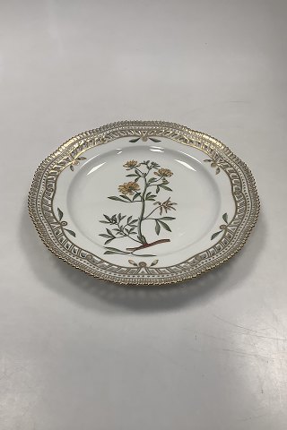 Royal Copenhagen Flora Danica Luncheon Plate No 20 / 3554 with Pierced Border.