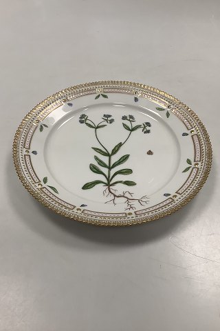 Royal Copenhagen Flora Danica Luncheon Plate Full Flat no. 3572