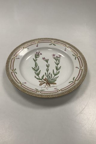 Royal Copenhagen Flora Danica Dinner Plate No. 20 / 3549