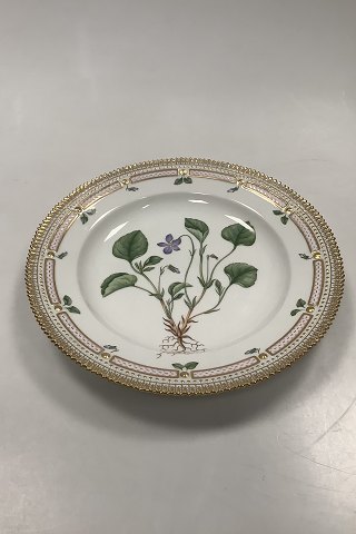 Royal Copenhagen Flora Danica Dinner Plate No. 20 / 3549