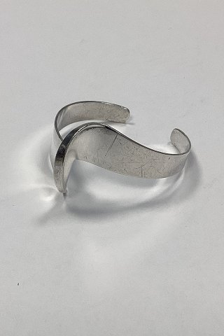Modern open Armring in Sterling Silver