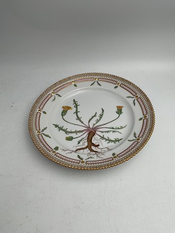 Royal Copenhagen Flora Danica Lunch Plate No. 20/3550