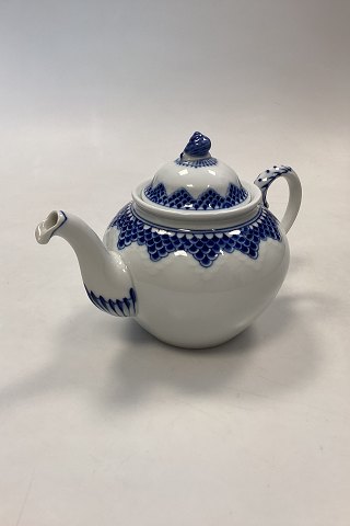 Bing and Grondahl Kronberg Tea Pot No. 654