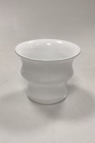Holmegaard Karen Blixen Flowerpot in white glass