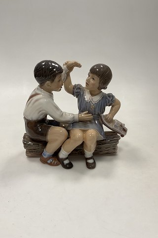Dahl Jensen Figurine Girl and Boy with Ship No. 1214