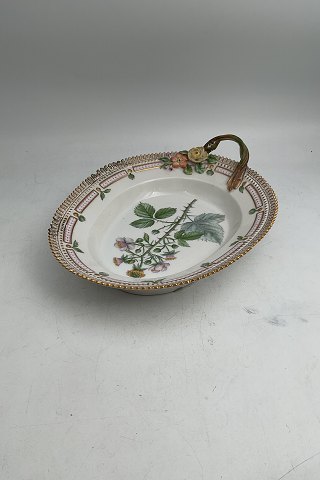 Royal Copenhagen Flora Danica Leaf Shaped Dish No 3541